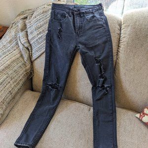 UO Skinny Ripped Jeans, Black!